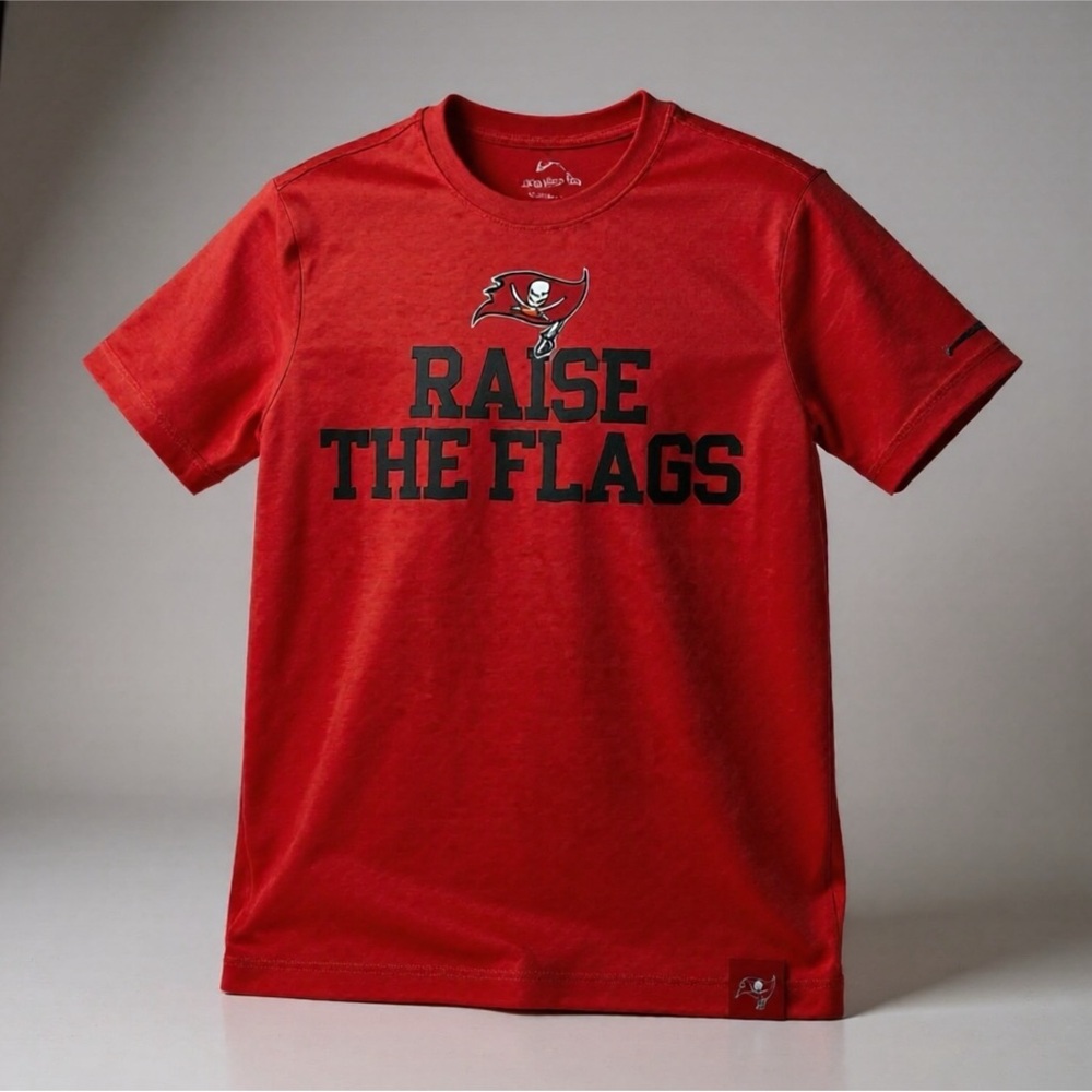 Nike Buccaneers Men’s Nike Tee - Picture 2 of 6